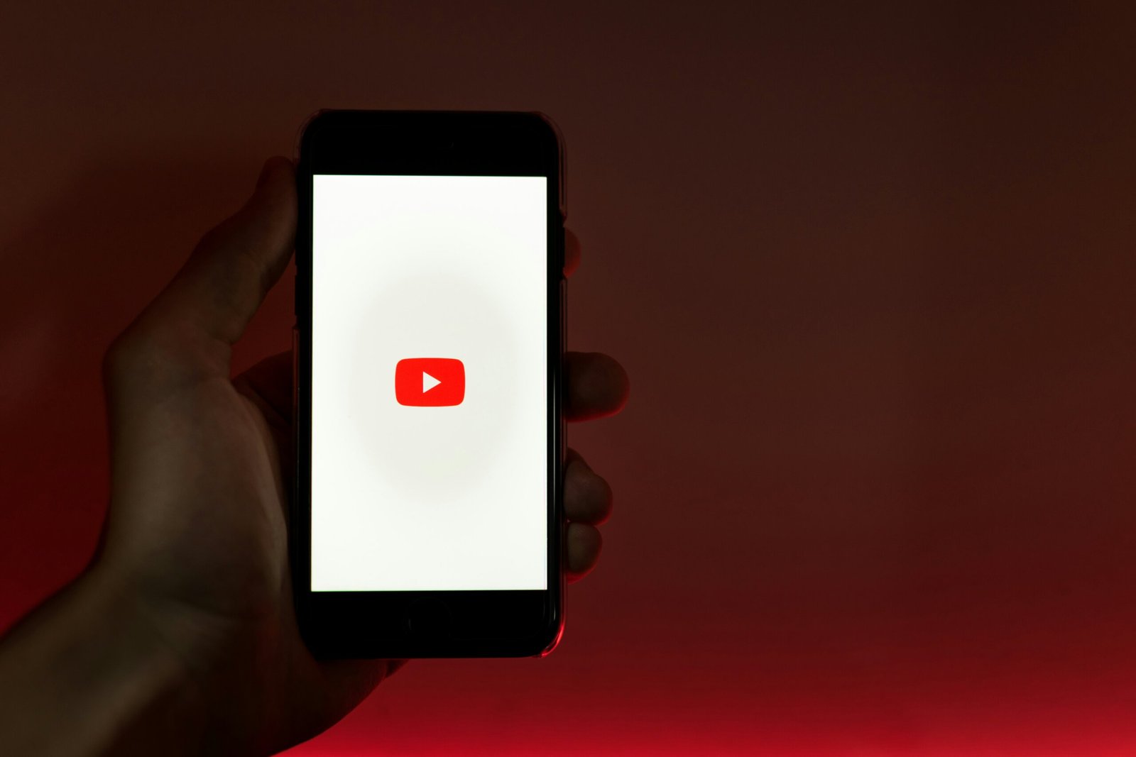 Cómo crear un canal de YouTube exitoso desde cero: Estrategias para conseguir tus primeros ingresos